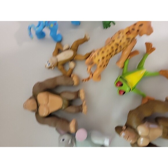 Rainforest Cafe Gorilla Ape Monkey Tiger elephant frog etc... figures toy lot - Picture 3 of 7
